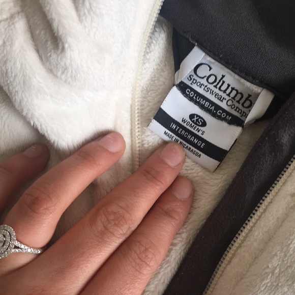 Columbia fuzzy jacket - Picture 2 of 2